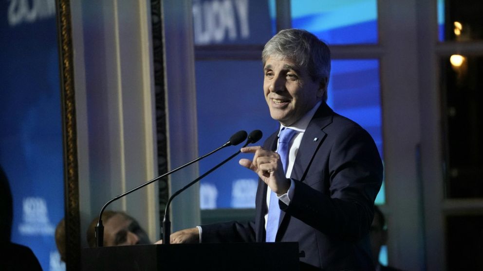 Luis Caputo expuso ante el Consejo de las Am�ricas (Foto NA).