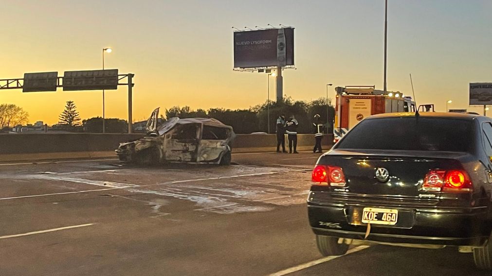 Choque e incendio sobre la Panamericana.