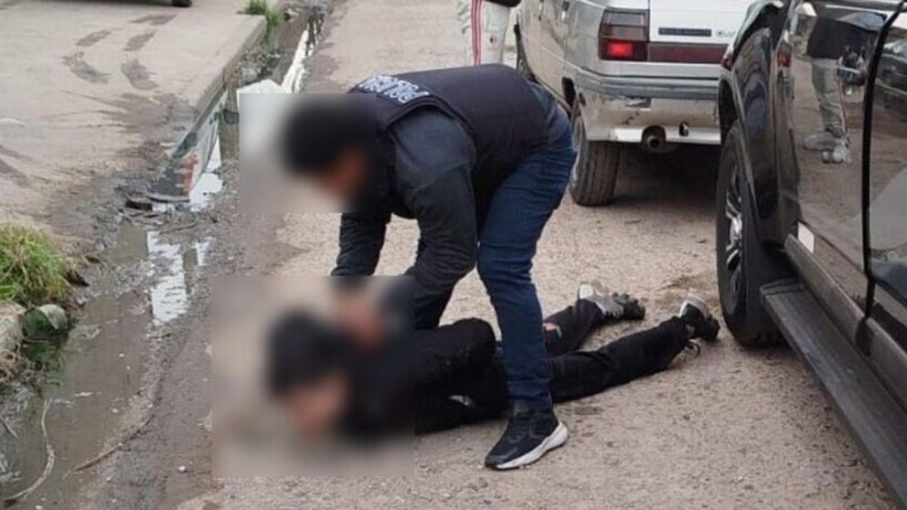 Así fue reducido el sujeto que aparece sindicado de haber matado a la muchacha.