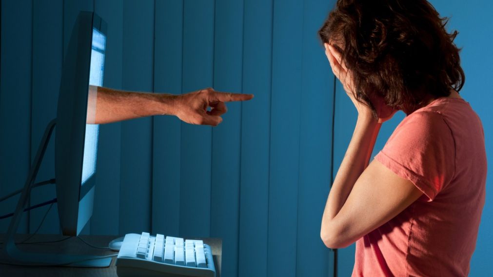 En un fallo histórico, un juez hizo cerrarle la cuenta a un hombre por "filtrar" fotos de su ex pareja