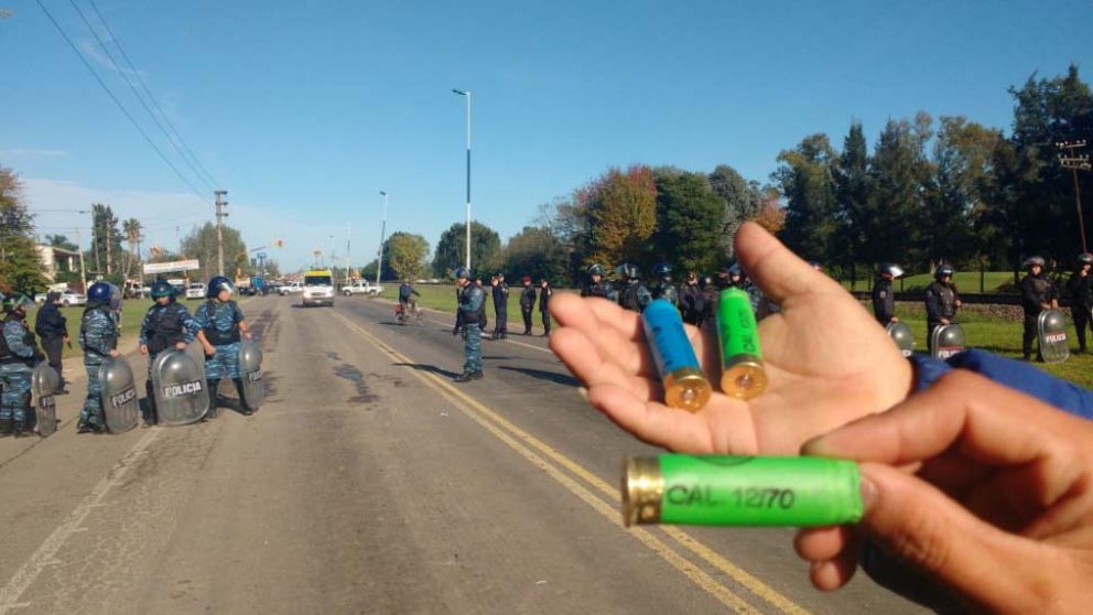 Sin diálogo, reprimieron a trabajadores de Cresta Roja