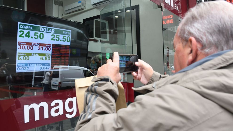 La semana abrió $25,52 para la venta, casi 5$ arriba de lo que costaba a principios de abril.