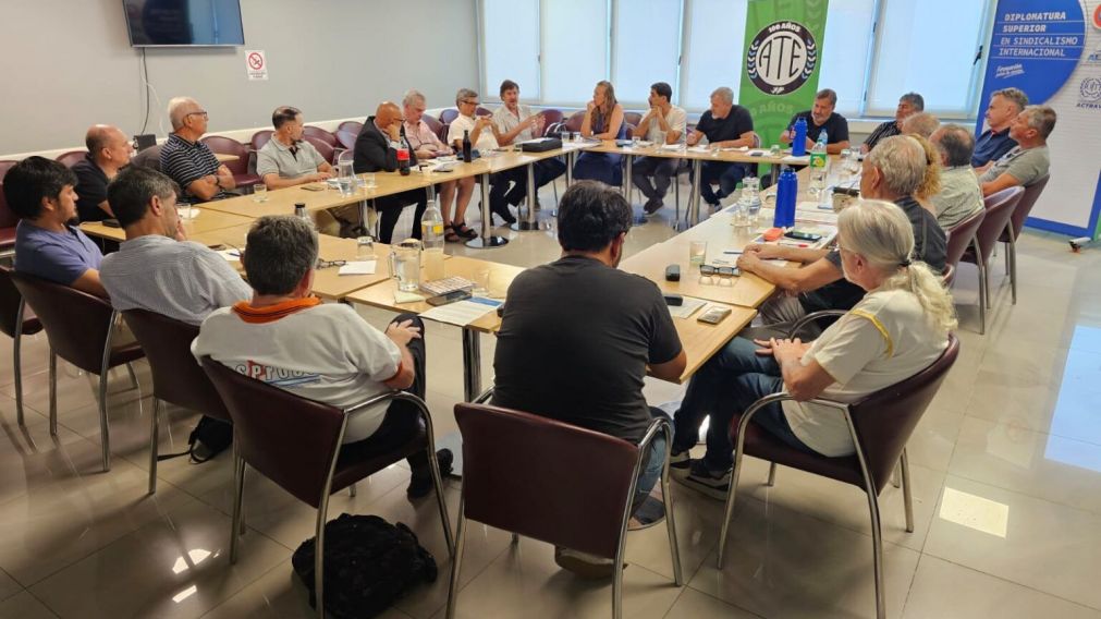 Estatales realizarán un paro contra la reforma laboral.