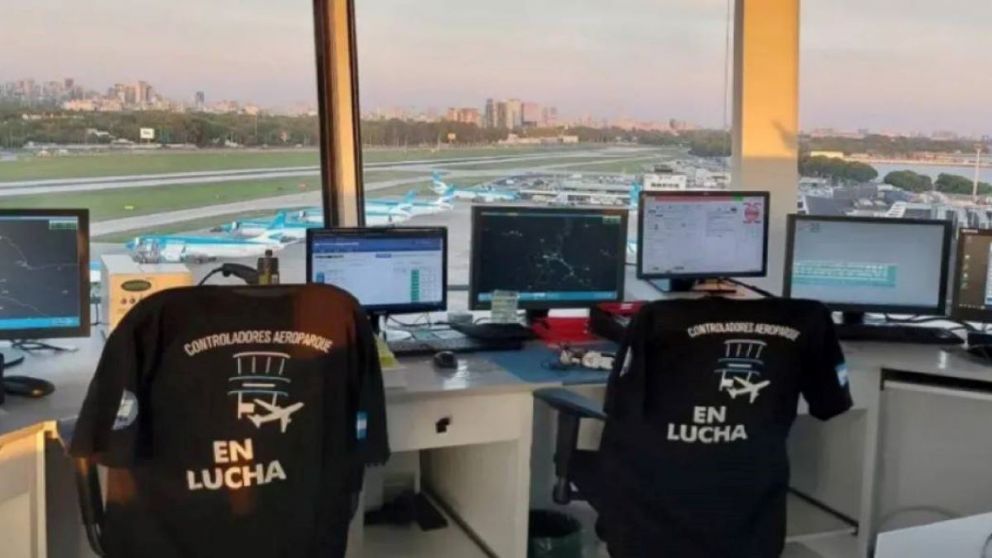 Controladores aéreos retomarán las medidas de fuerza en febrero (Foto archivo).