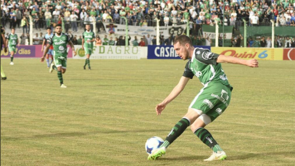 Sarmiento pudo recuperarse y empatar el partido ante Brown. (@CASarmientoOf)