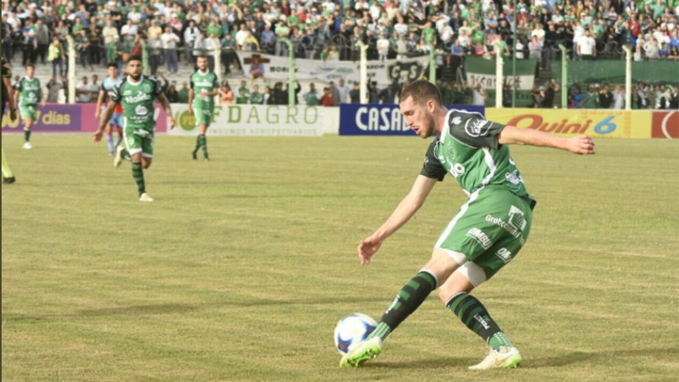 Sarmiento pudo recuperarse y empatar el partido ante Brown. (@CASarmientoOf)