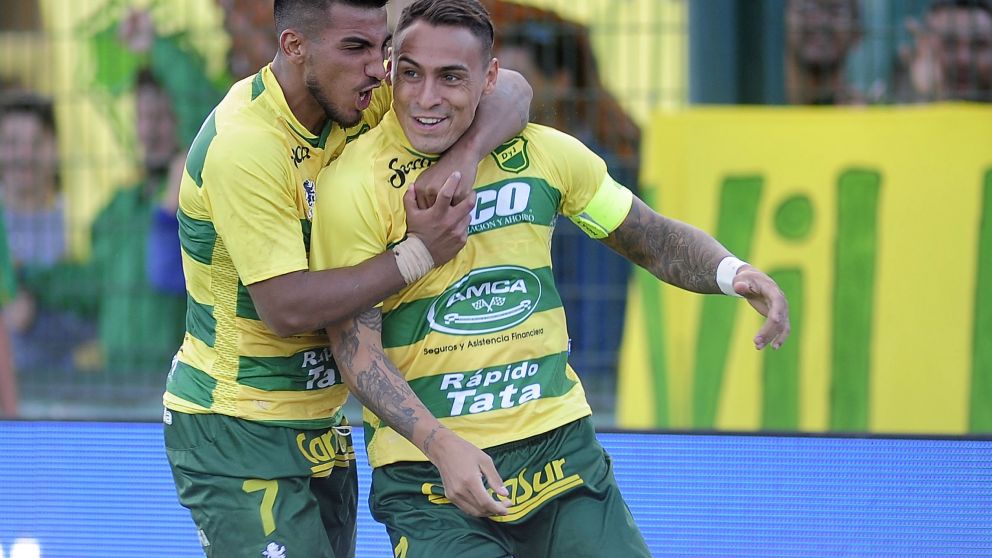 Bordagaray celebra el primero de Defensa (FotoBaires).
