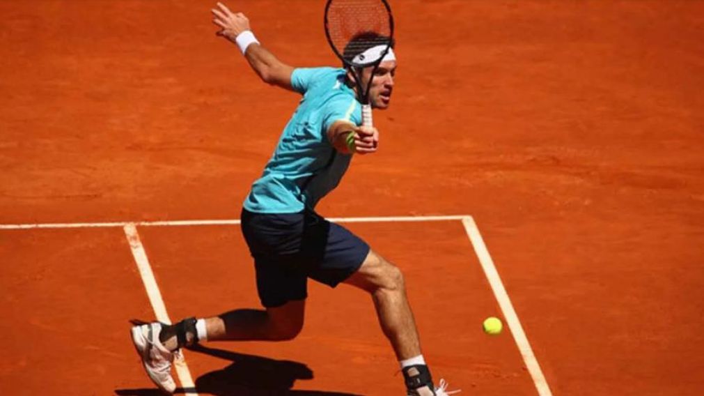 Mayer espera por el ganador del partido entre el español Fernando Verdasco y el italiano Paolo Lorenzi.