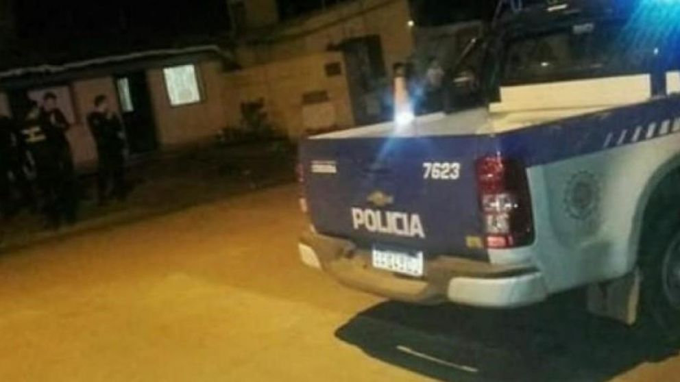La policía detuvo al sujeto por el crimen de su mujer.