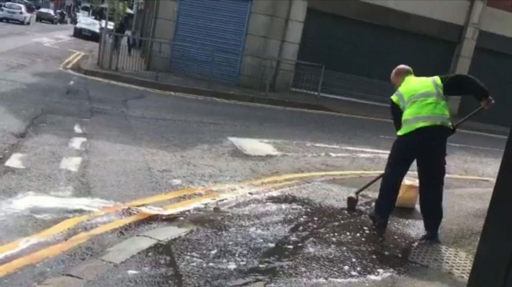 Ocurrió en la calle a plena luz del día.