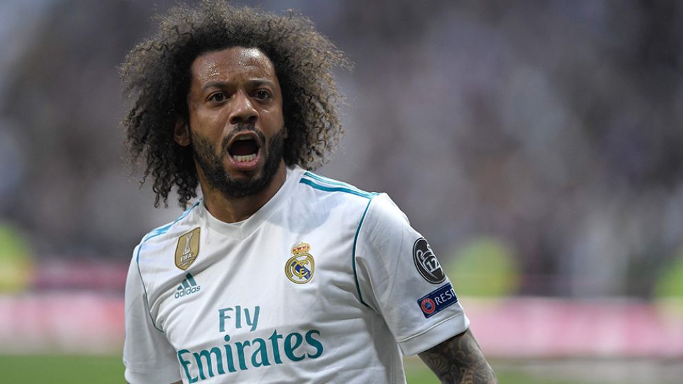 El defensor brasileño admitió que era penal para Bayer Munich. (AFP)
