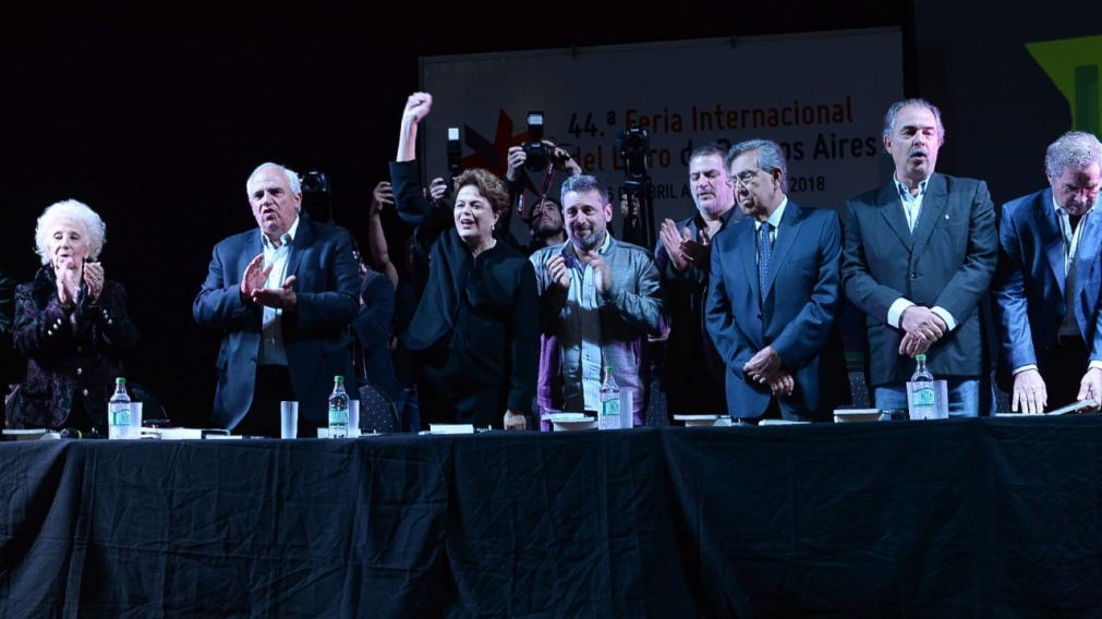 Dilma en la Feria del Libro.