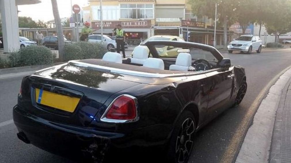 As� qued� el lujoso auto del millonario. 