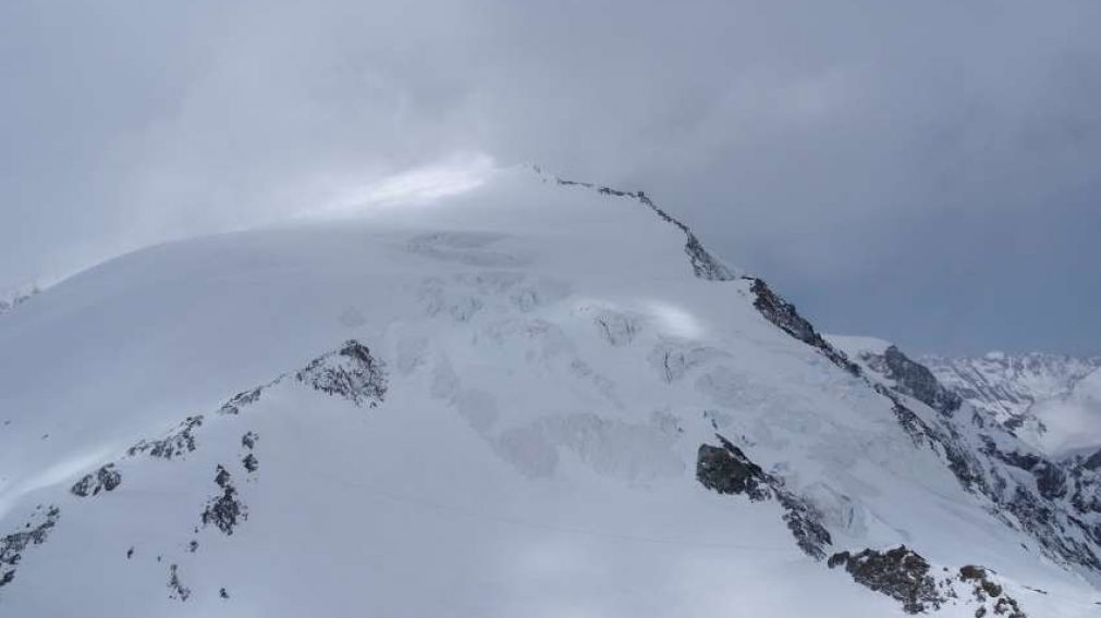 El clima continúa cobrándose vidas de alpinistas y montañistas en Los Alpes.