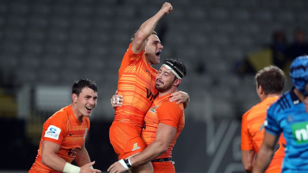 Nicolas Sanchez y Javier Ortega Desio celebrando. (AFP).