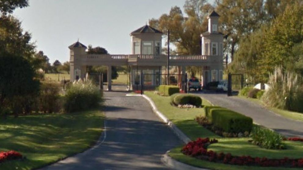 Esta es la principal entrada del lujoso predio San Eliseo.