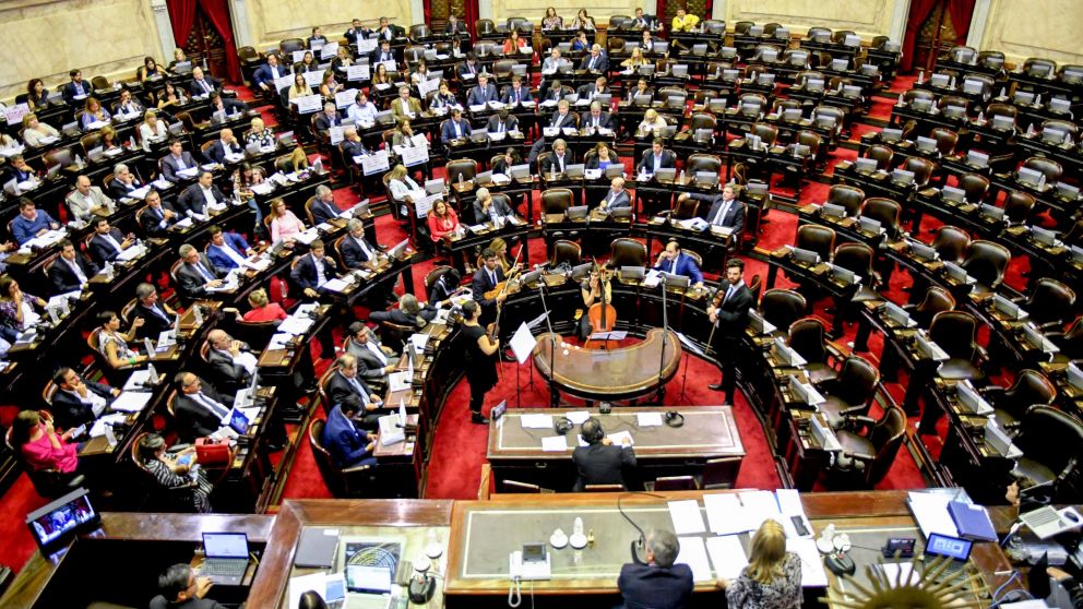 La sesión inició con la presencia de 190 legisladores. (Télam)