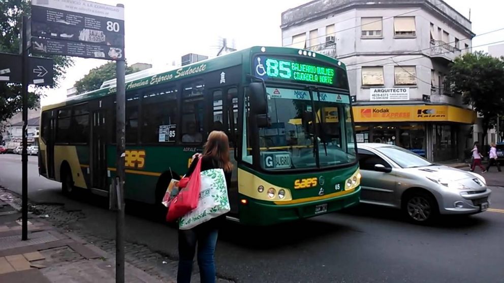La víctima era chofer de la línea 85 y habría tenido problemas con un vecino.