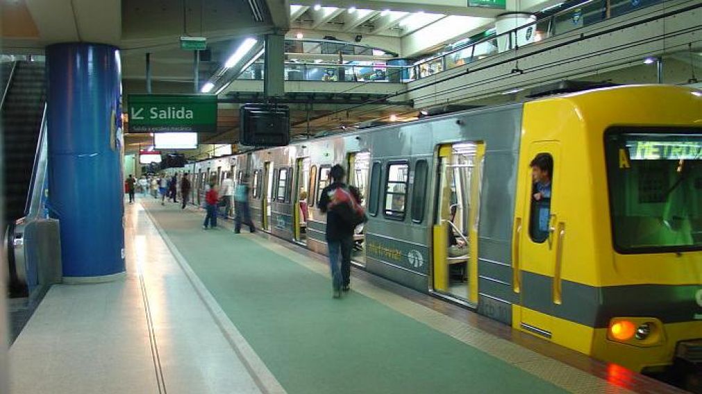 Congreso de Tucumán. Estación cabecera, línea D.