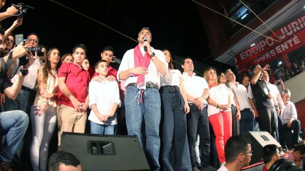 "Marito", festejando la victoria en los sufragios paraguayos.