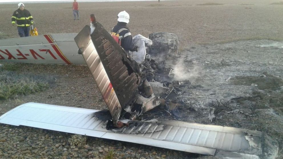 Imágenes de la avioneta siniestrada (Cortesía Diario El Chubut).