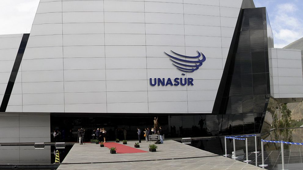 El edificio de la Unasur, donde se viven horas complicadas. (AFP)