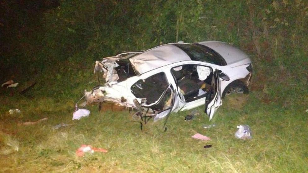 Sólo hierros retorcidos. Estado en que quedó el Chevrolet Sonic.