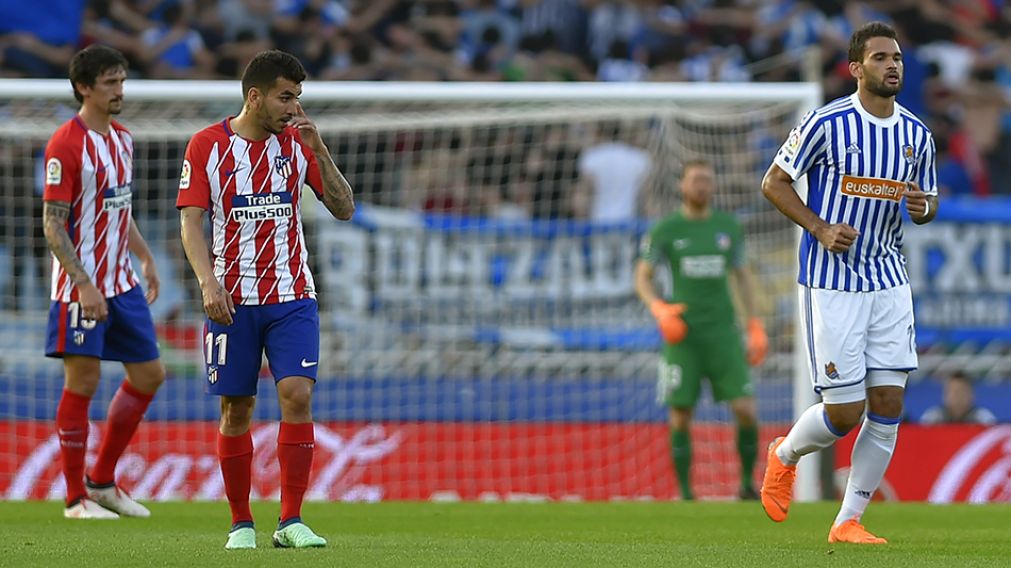 Ángel Correa y una mirada que lo dice todo. Goleada de la Real Sociedad al elenco "Colchonero"