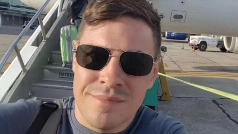 El relacionista público se encuentra hospitalizado.