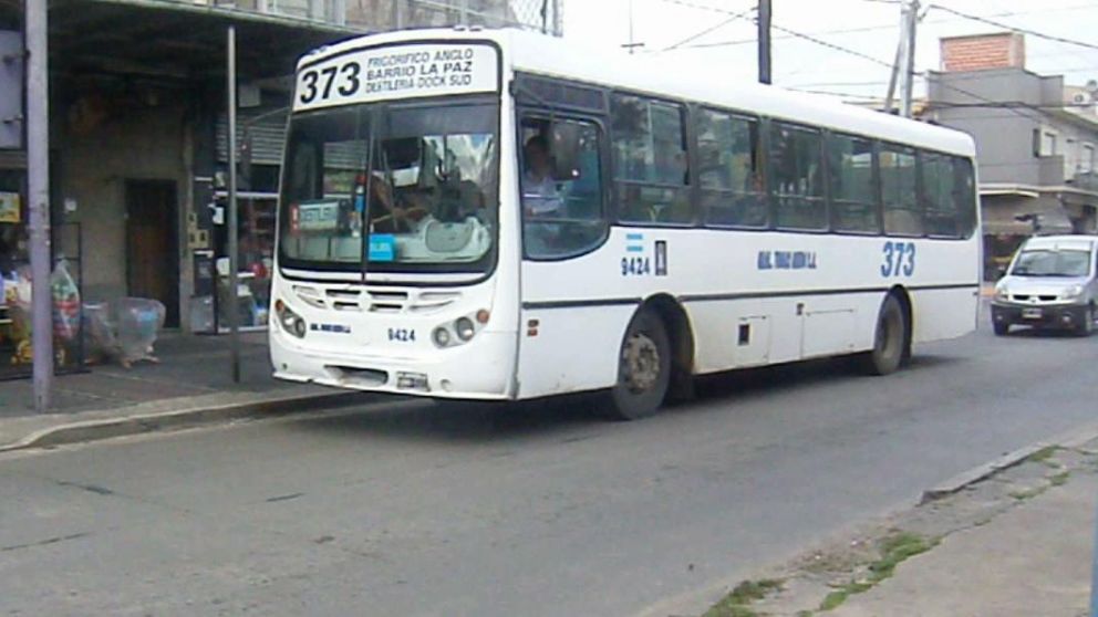Pasajero le cortó la cabeza a colectivero en Avellaneda