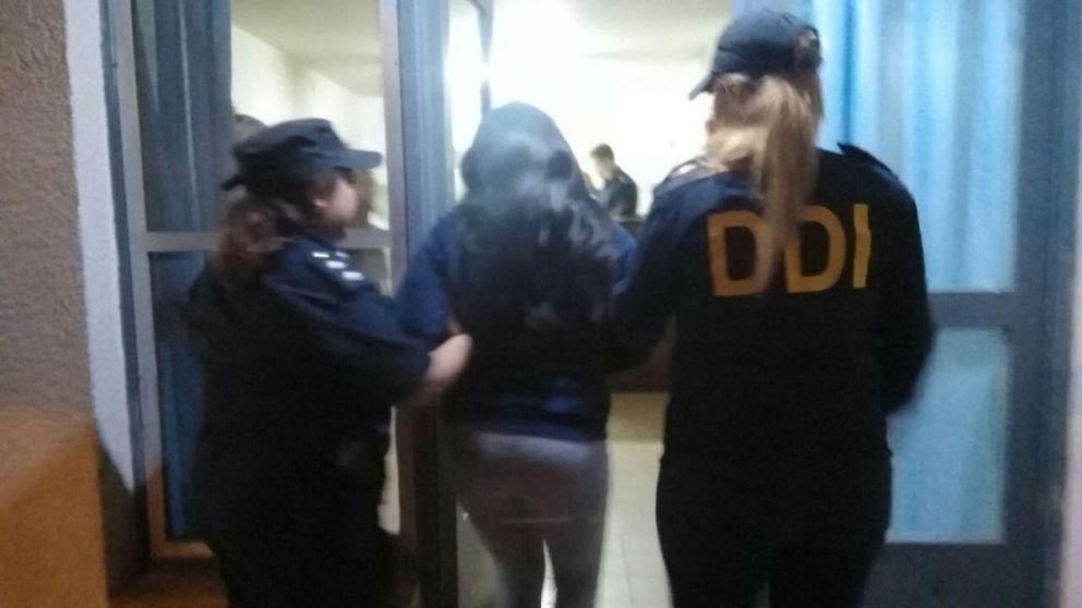 La mujer fue llevada a la comisaría por falso testimonio (Gentileza @BahiaMiCiudad)
