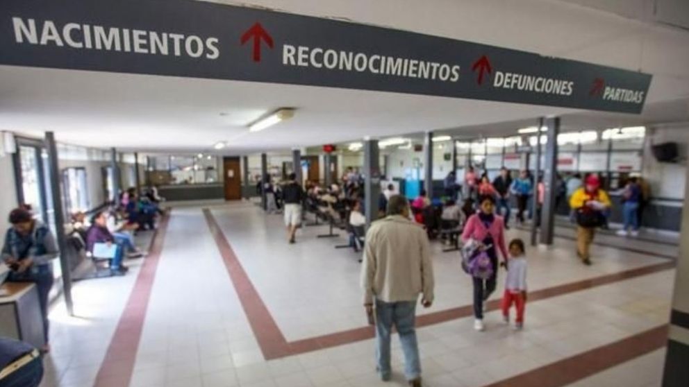 La niña tiene 10 años.