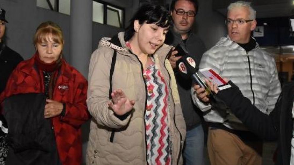 Rescatan a argentina secuestrada por indio que conoció en Facebook