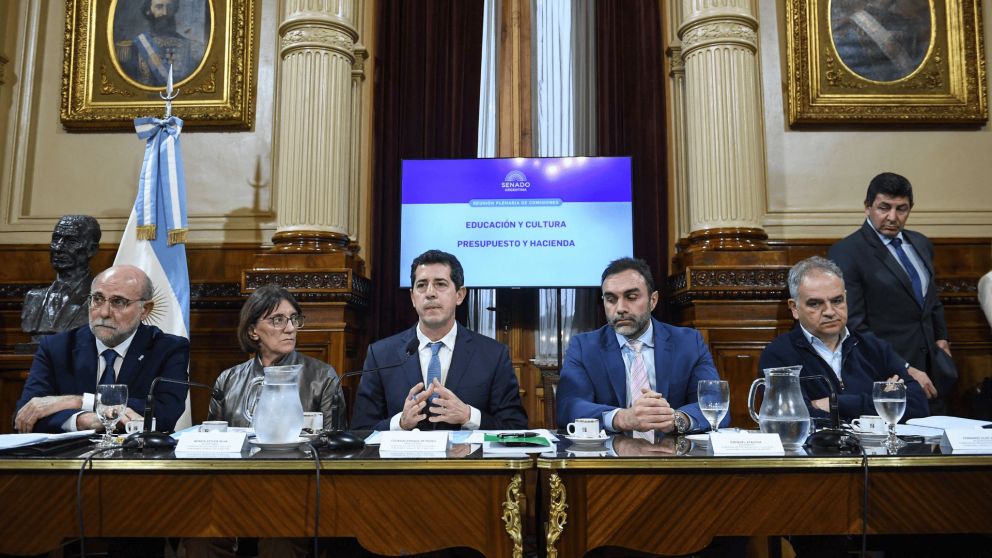 El proyecto se discutió en el plenario de las comisiones de Educación; y de Presupuesto y Hacienda.