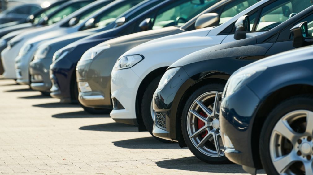En la subasta habrá vehículos de colección con modelos más reciente.