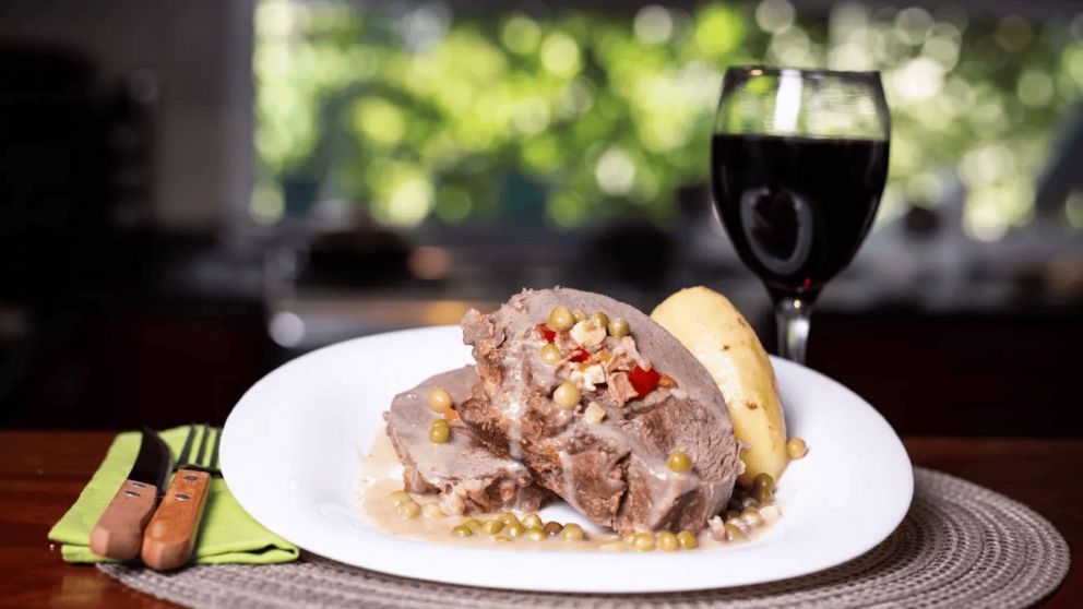 Un corte económico y sabroso que se transforma en una delicia al horno con cocción lenta.