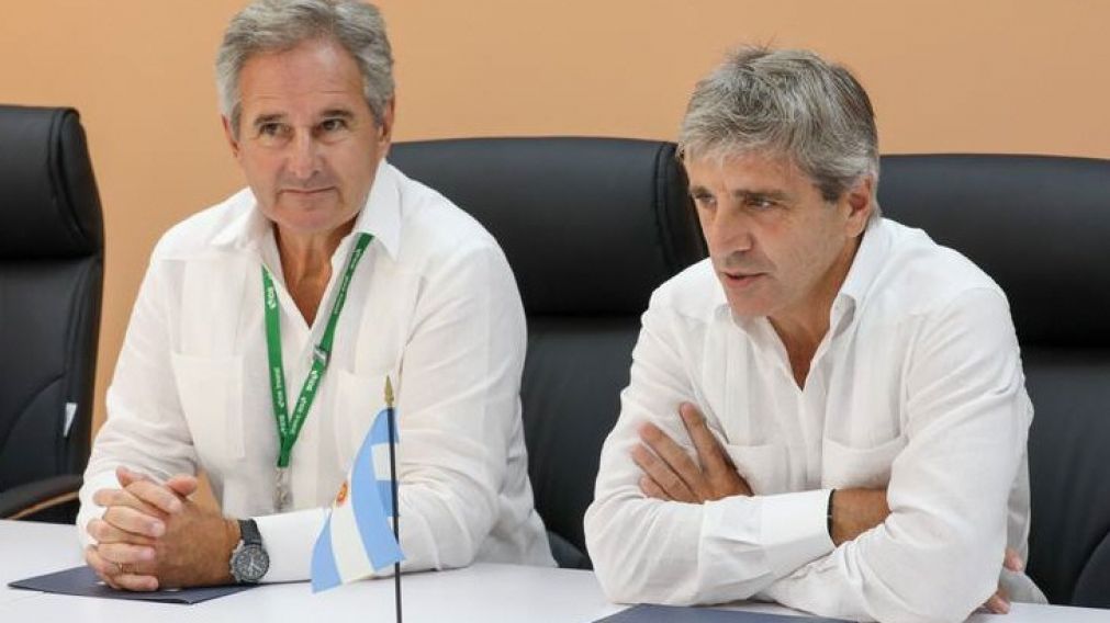 El secretario de Finanzas, Pablo Quirno, y el ministro de Economía, Luis Caputo.