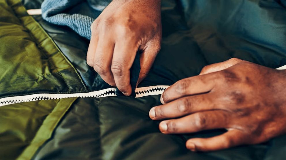 El m�todo sencillo y con pocos objetos para arreglar los cierres de las camperas.