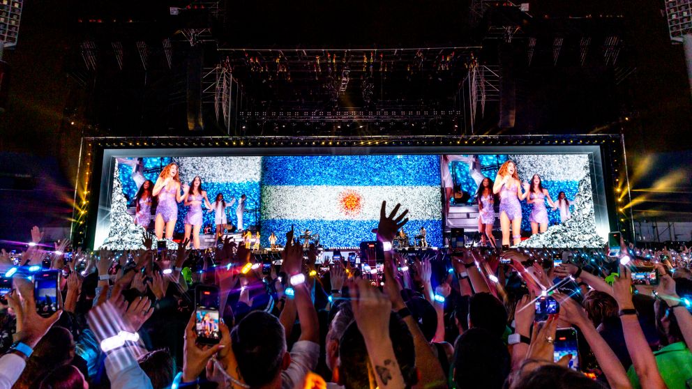 Shakira logra la gira con mayor recaudación en la historia de la música latina