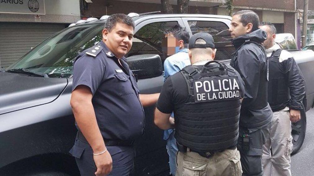Así detenían al golfista.