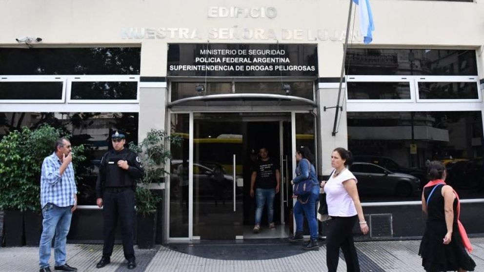 La sede está situada en avenida Belgrano y Virrey Cevallos, de este Capital.