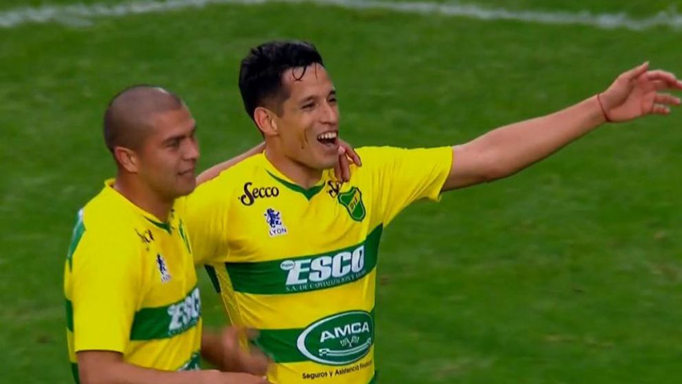 Marquez, de Defensa y Justicia, marcó los dos goles más importantes de la fecha, ante Boca.