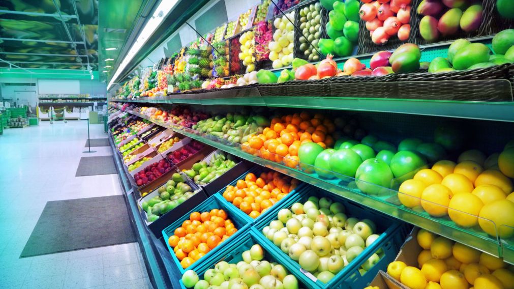 Las frutas var�an much�simo del campo a la g�ndola. 
