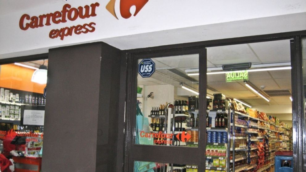 Hay 590 locales en la Argentina y emplea a 20 mil personas.