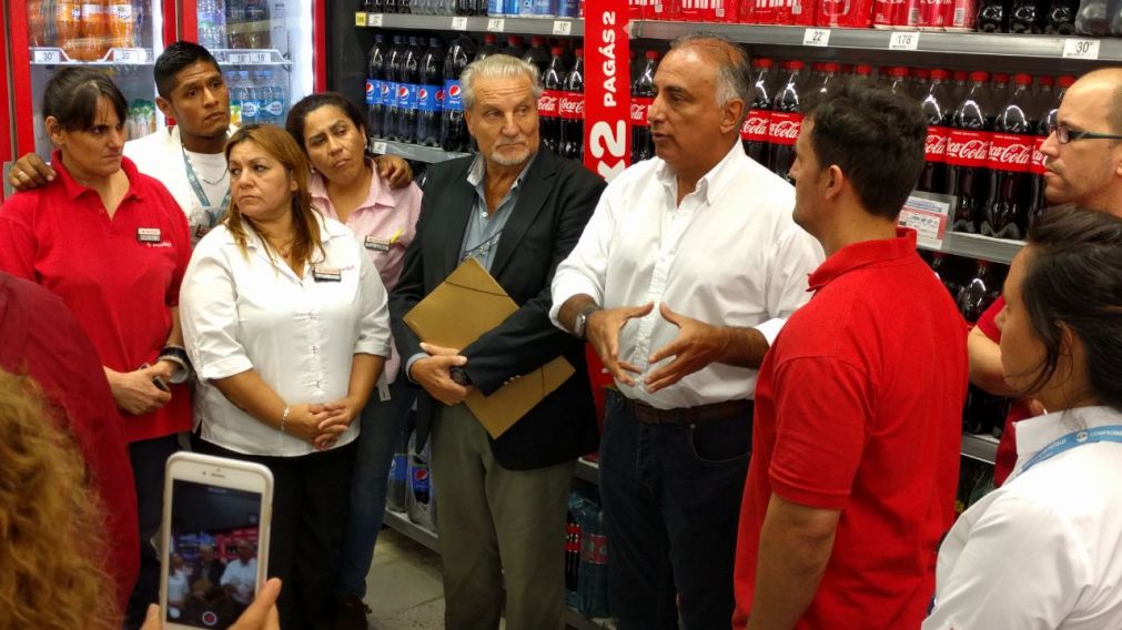 Estado de alerta ante la situación de Carrefour