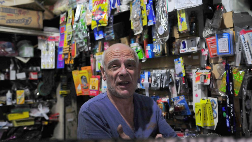 En los comercios protestan por los grandes aumentos.