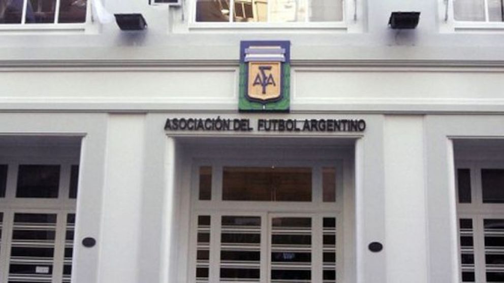 La AFA analizará las condiciones de las pensiones de todas las categorías del fútbol argentino.