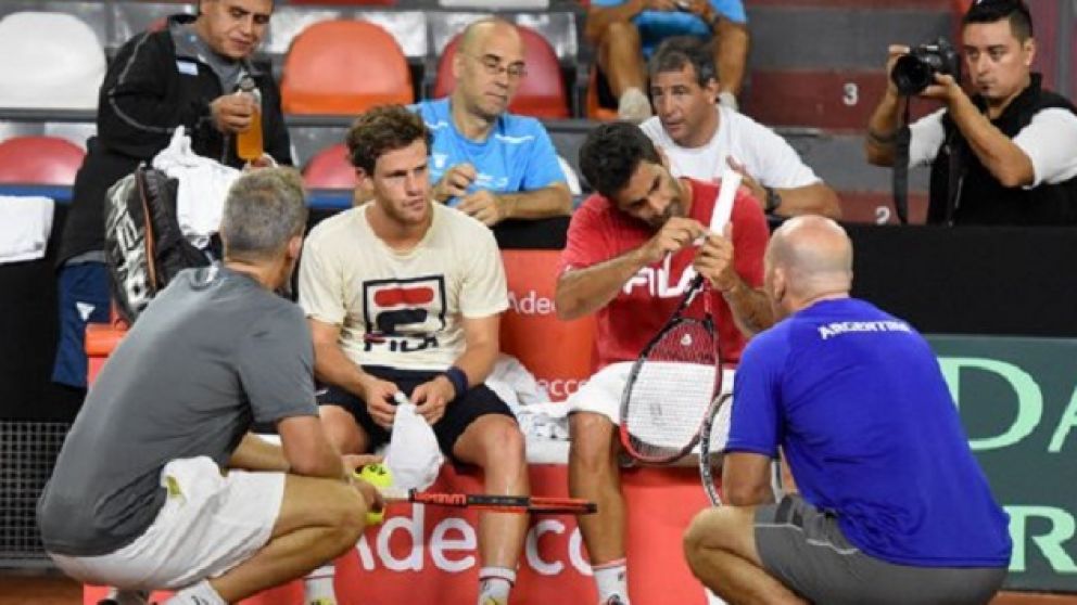 Orsanica habla con el Peque en un alto del entrenamiento. (gentileza sanjuan8.com)