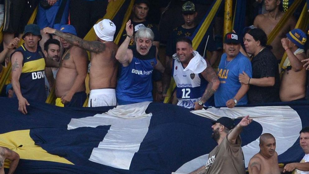 Los violentos charlaron con los futbolistas (Nahuel Ventura-Crónica)