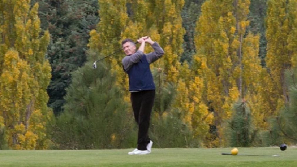 El jefe de Estado, divirtiéndose en el Mar del Plata Golf Club.